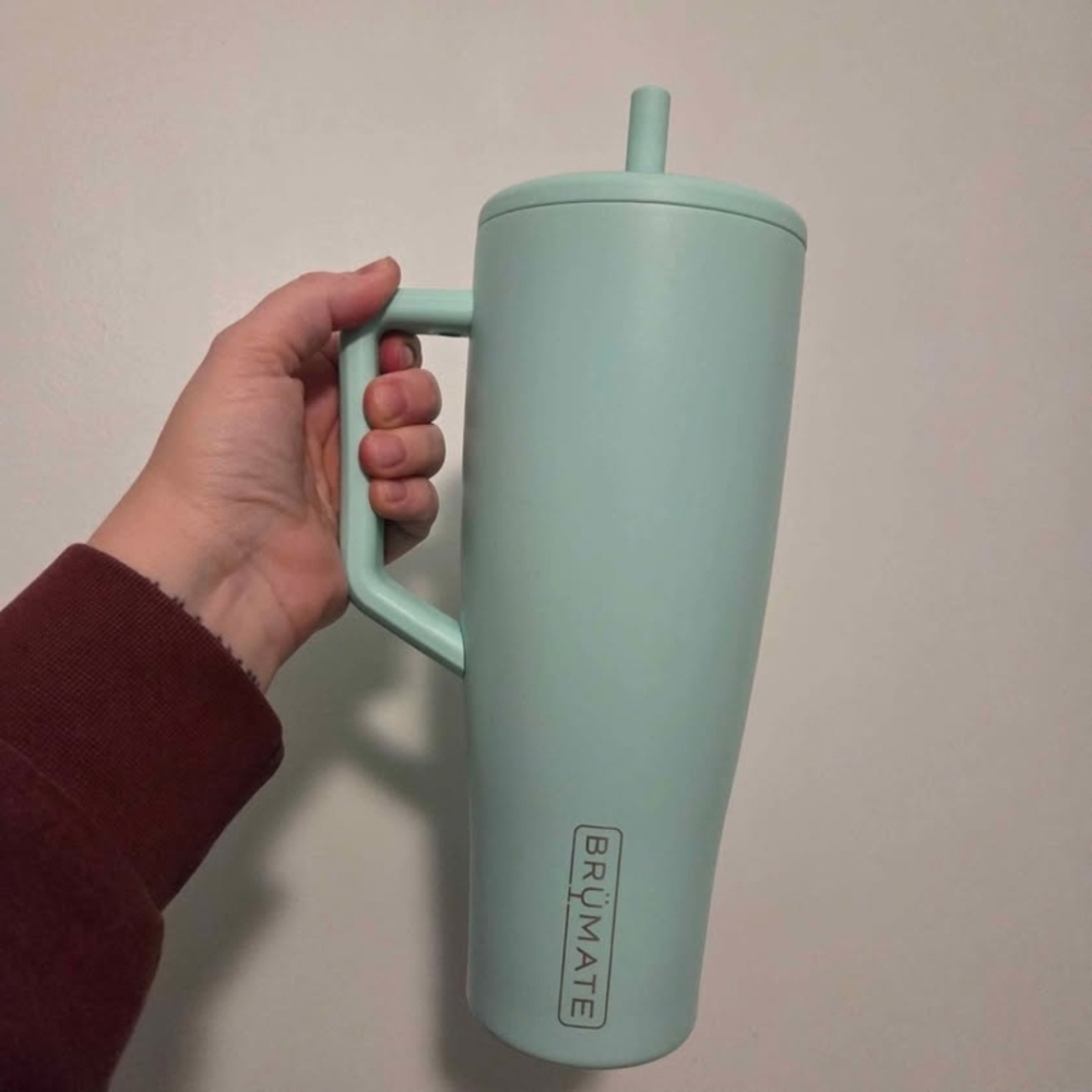 Like New 40oz Brumate Tumbler